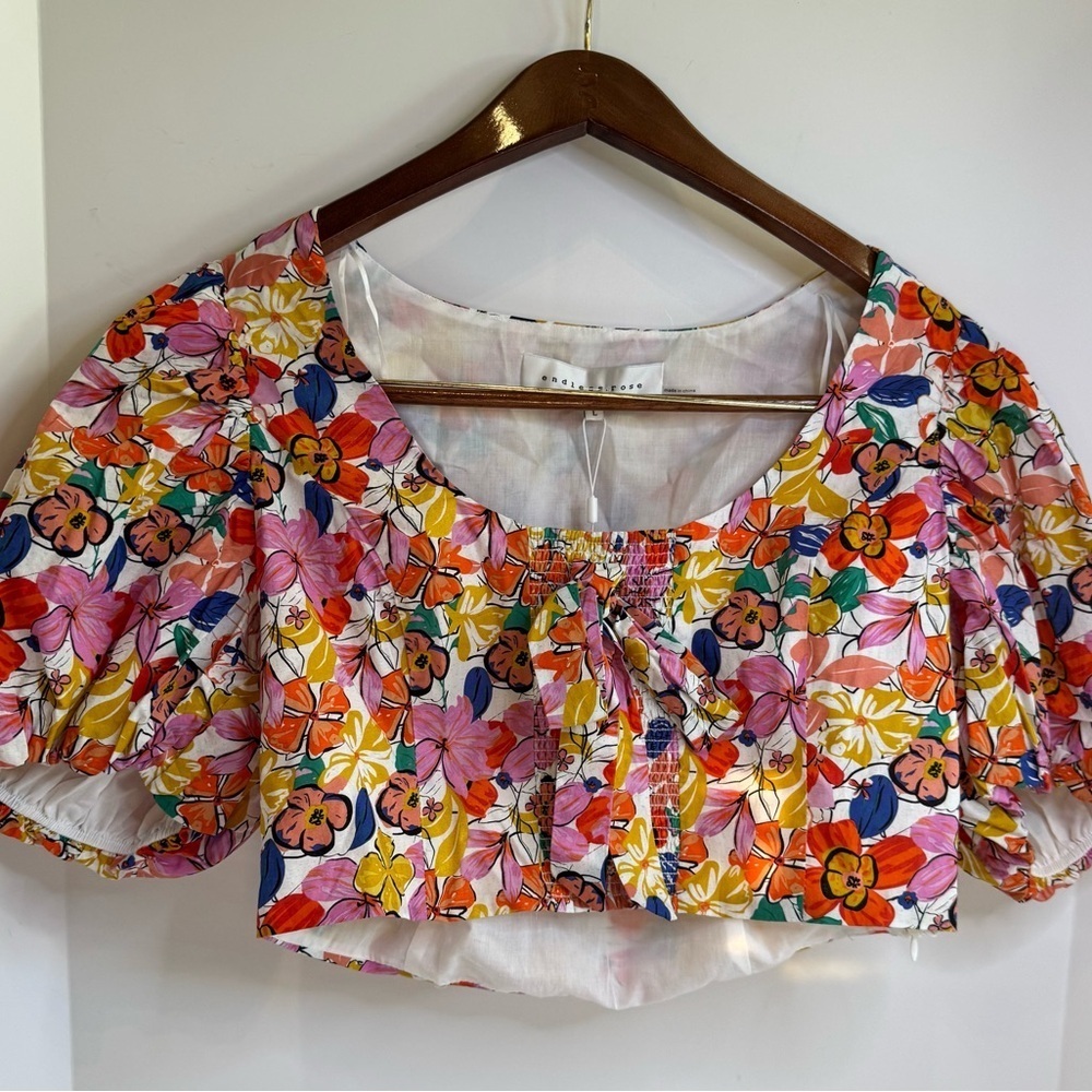 Endless rose large floral cropped blouse NWT